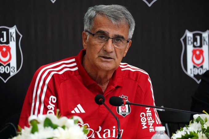 Şenol Güneş, antrenman öncesinde basın mensuplarıyla sohbet etti