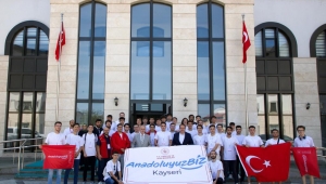 Kayserili Öğrenciler, Vali Erol'u Ziyaret Etti