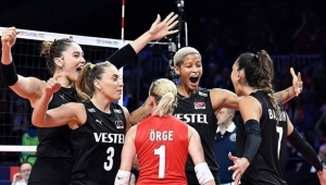 A Milli Kadın Voleybol Takımı, Japonya'yı da yenerek olimpiyatlara gitmeyi garantiledi...