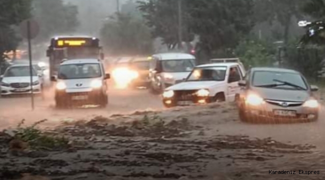 Samsun'da Şiddetli Yağış Nedeniyle Eğitime Ara Verildi