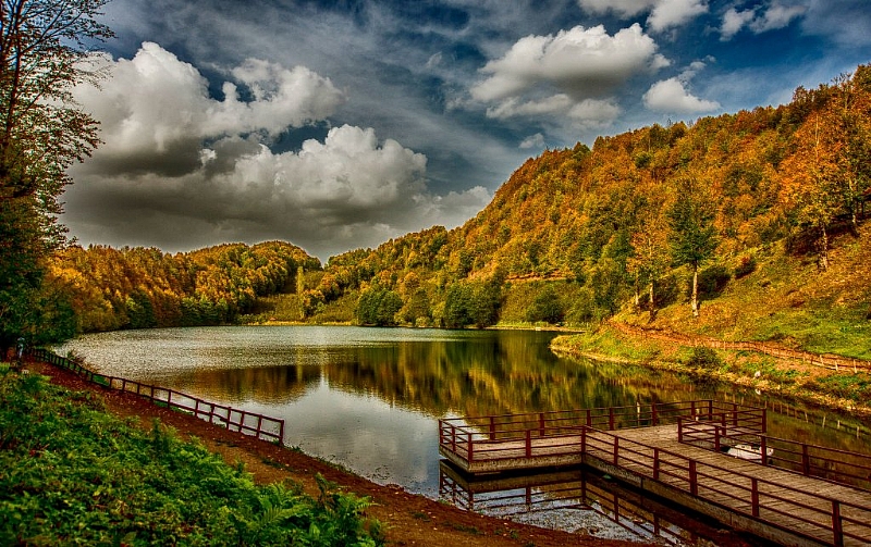 ORDU'NUN ÜNLÜ TABİAT PARKI #ULUGÖL DE ADETA SONBAHAR RESİTALİ ESİYOR..