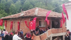 Bir komutan şöyle yazmış; Siz oğlu şehit olan aileye acı haberi vermeye gittiniz mi hiç? 