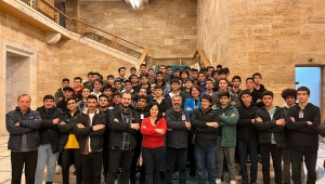 Diyarbakırlı Proje Okulu Öğrencileri Mecliste Ağırlandı 