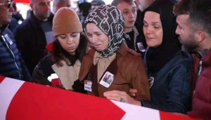 Sözleşmeli Er Murat Atar, son yolculuğa dualarla uğurlandı.