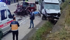 Ordu'nun Karadeniz Akdeniz Yolu Çatalkaya viyadüğü mevkiinde gerçekleşen kazada 2 kişi hayatını kaybetti 