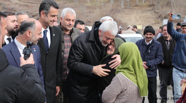 Enver Yılmaz, yaklaşık 40 gündür Ordu'nun her köşesine adım adım ulaşarak vatandaşlarla buluşuyor