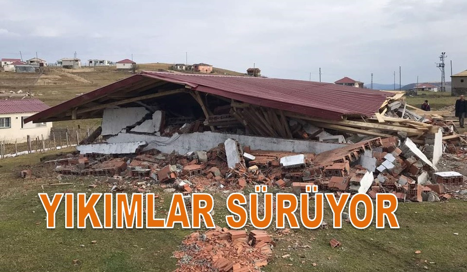 Ordu'nun Kumru Belediyesi yaylada hayvancılık yapan vatandaşların barakalarını yıkmış...