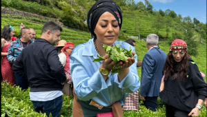  ÜNLÜ ŞEF ESRA TOKELLİ’DEN YAZ İÇİN ÖZEL DETOX TARİFİ GELDİ