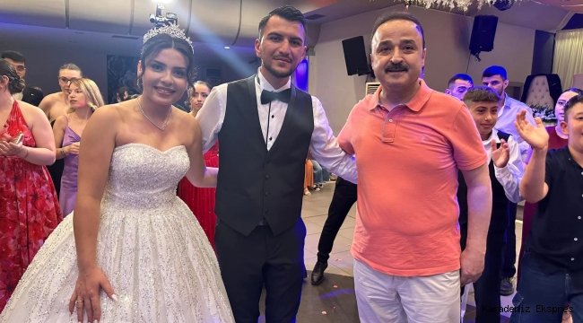 EREN VE EBRU RÜYA GİBİ DÜĞÜNLE DÜNYA EVİNE GİRDİ