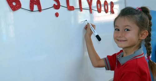 Okullarda forma zorunluluğu geri geliyor! Veliler çok mutlu