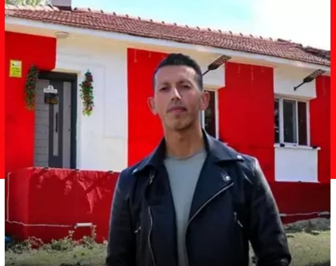 Camiye ilgiyi artırmak için kendi maaşıyla gençlik merkezi kurdu... 
