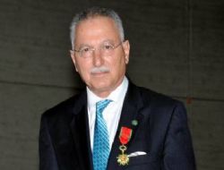 Ekmeleddin İhsanoğlu, Orduya Geliyor