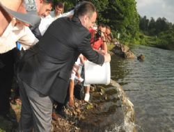 ULUGÖL'E 15 BİN ALA BALIK BIRAKILDI