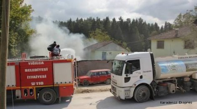 Araçta çıkan yangın eve sıçradı
