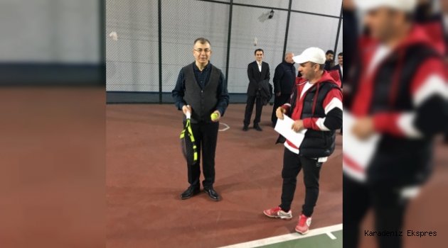 Artvin Valisi Doruk'tan Gençlik Merkezi'ne ziyaret
