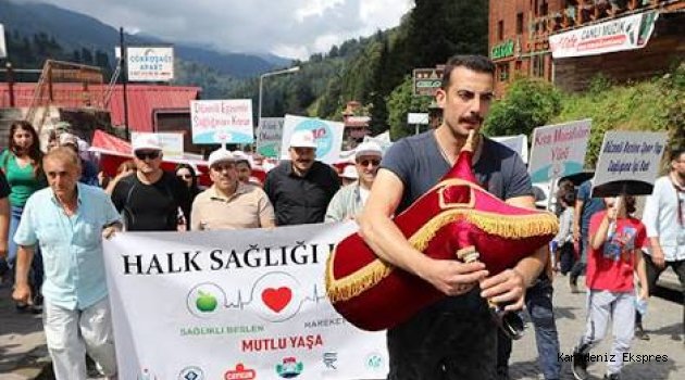 Ayder Yaylası'nda tulum eşliğinde yürüdüler