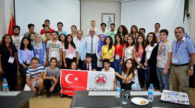 Başkan Kul, gençleri belediyede ağırladı