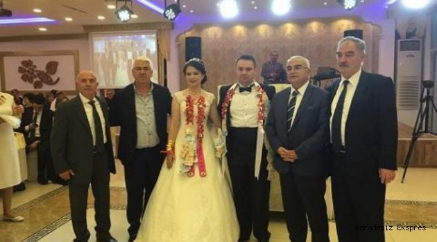 Belediye Başkanı 5 günde 1 nikah kıydı