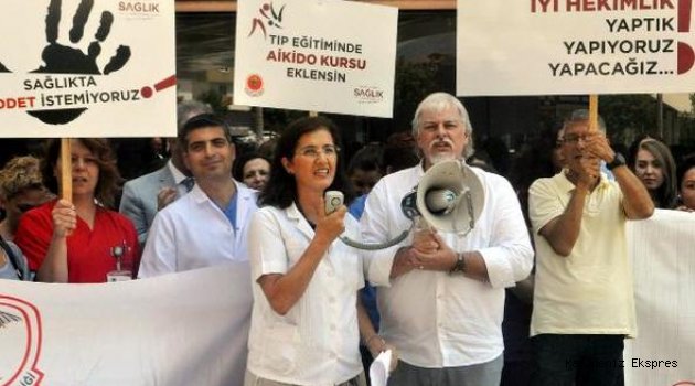 Doktorlar şiddete karşı aikido öğreniyor