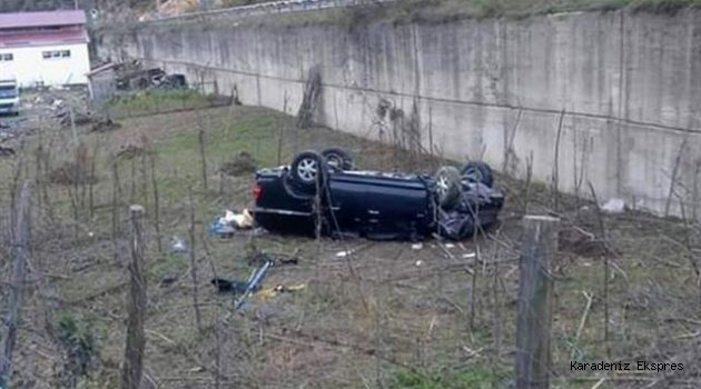 Gümüşhane'de kamyonet şarampole devrildi: 1 ölü, 2 yaralı