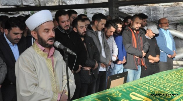Kalp krizi sonucu ölen futbolcu son yolculuğuna uğurlandı