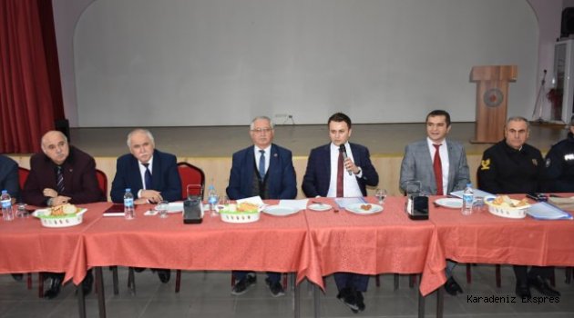 Kaymakam Arabacı, muhtarlarla buluştu
