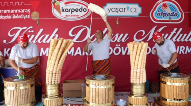 Kocaeliler yaz sıcağında Maraş dondurmasıyla serinledi