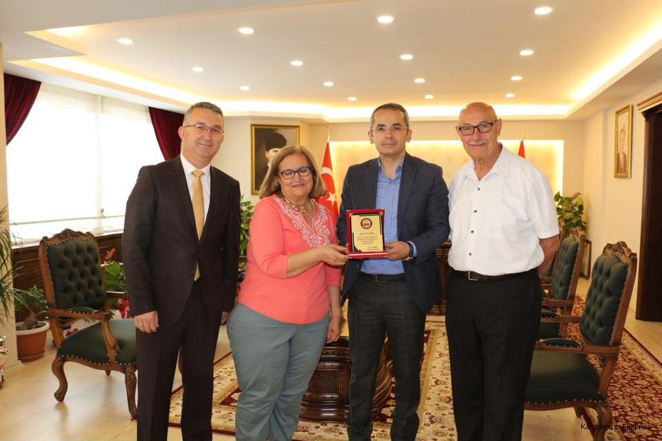 "Kütüphanesiz okul, kitapsız öğrenci kalmasın" kampanyası
