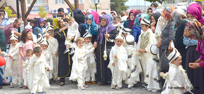 Ladik'te sünnet şöleni