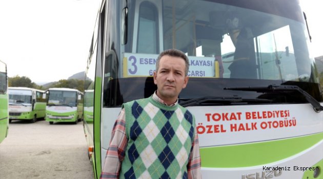 Minibüs şoförü bayılan yolcuyu hastaneye yetiştirdi