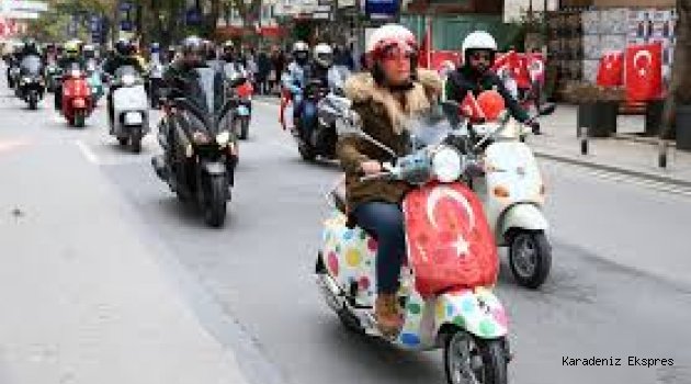Motosikletlerle "Cumhuriyet Bayramı" korteji