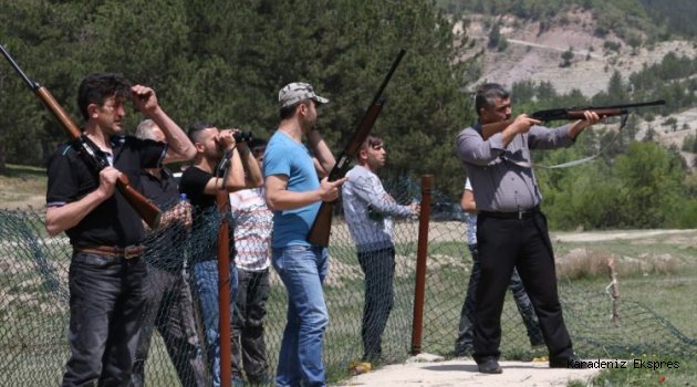 Mudurnu'da tek kurşun atış yarışması yapıldı