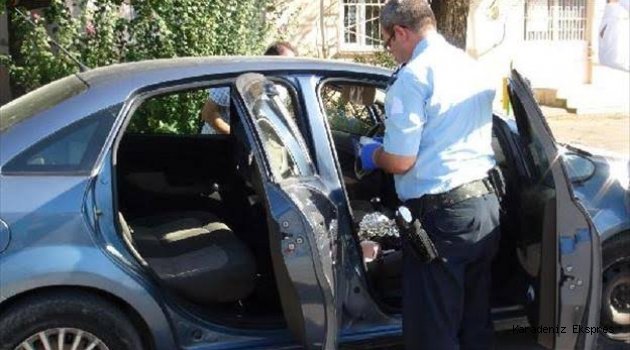 Otomobilde uyuşturucu bulundu