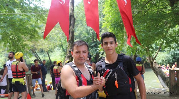 Raftingcilerde altın madalya sevinci