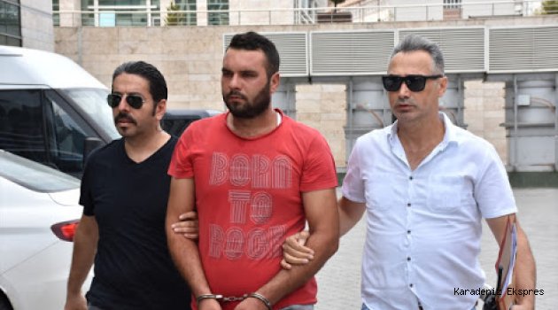 Samsun'da kavgayı ayırmak isteyen genç yaralandı
