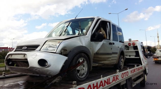 Samsun'da otomobil ile kamyonet çarpıştı: 4 yaralı