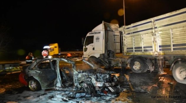 Samsun'da tırla çarpışan lüks otomobil yandı: 1 yaralı