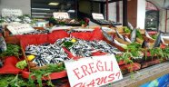 Karadeniz hamsisi tezgahlardaki yerini aldı