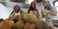 Kadın girişimcilerden "kalıntısız" turşu ve reçel üretimi
