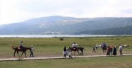Abant'a yerli ve yabancı turist ilgisi