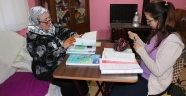 Anne kız ortaokula gidiyorlar