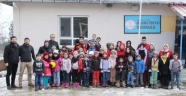 Atkı ve bereler çocukların "görmedikleri kardeşlerini" ısıttı