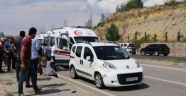 Çankırı'da hafif ticari araç polislere çarptı