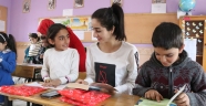  Çocuklar "okuma kardeşi" oldu
