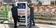 Giysi ve ayakkabılar çöpe değil kumbaraya atılacak