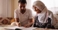 Havva nine" 85'inde okuma yazma öğreniyor