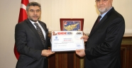 "Öğle yemeği"ni Yemen için bağışladı