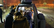 Rahatsızlanan kişi hastaneye paletli ambulansla taşındı