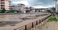 Ünye ilçesine Ordu yönünden ulaşımı sağlayan karayolu araç trafiğine kapatıldı