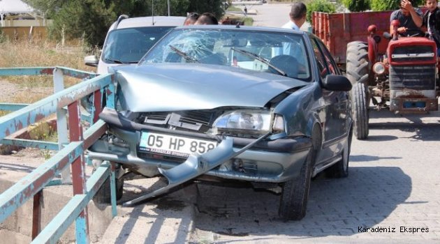 Taşova'da trafik kazası: 3 yaralı